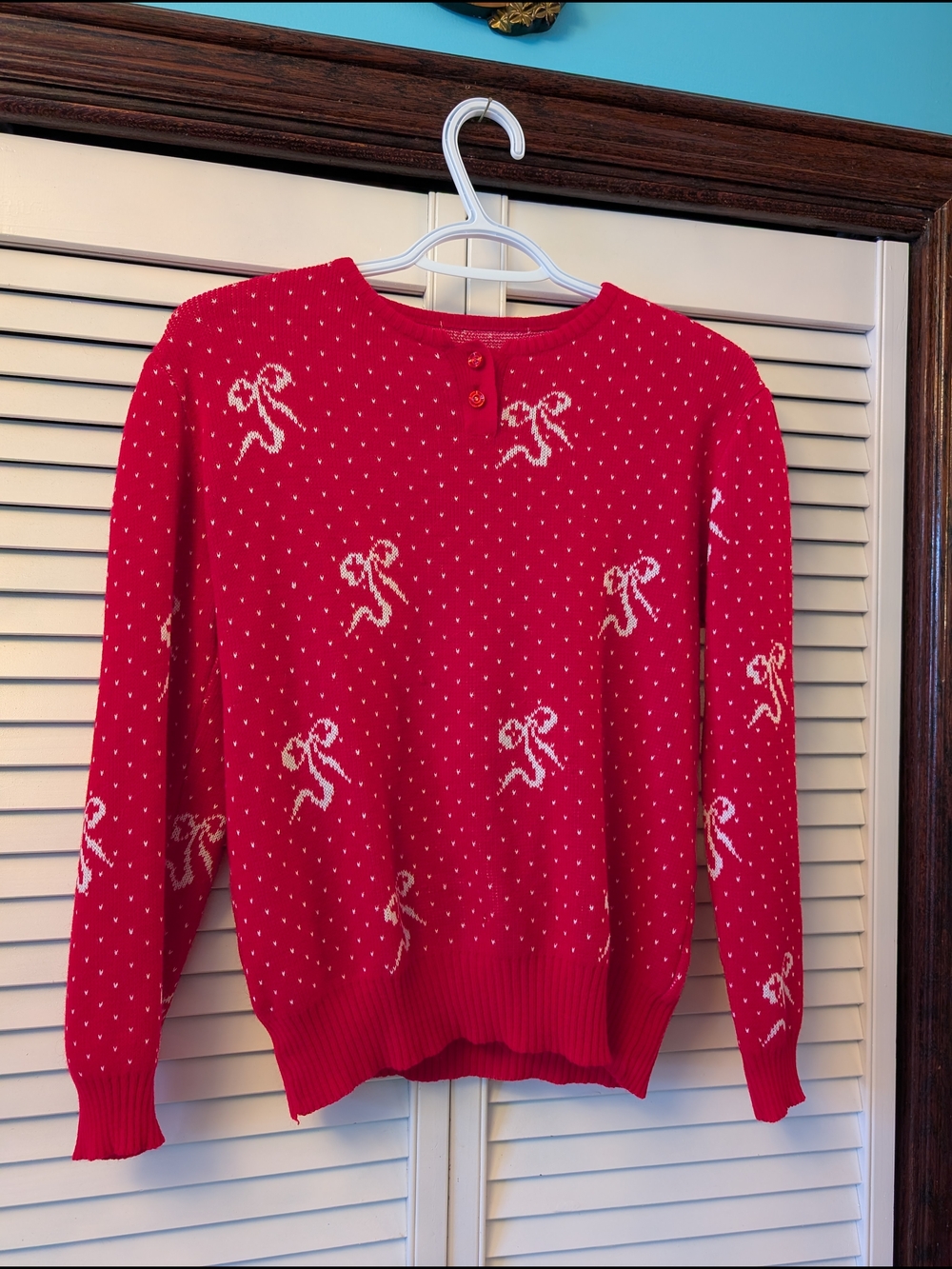 Vintage Women's Knit Sweater with White Bow Pattern